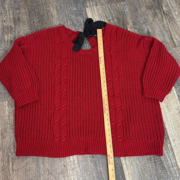 Red Torrid Sweater with Black tie closure in back Red Knit Chunky Cable Size 4 - Picture 8 of 9